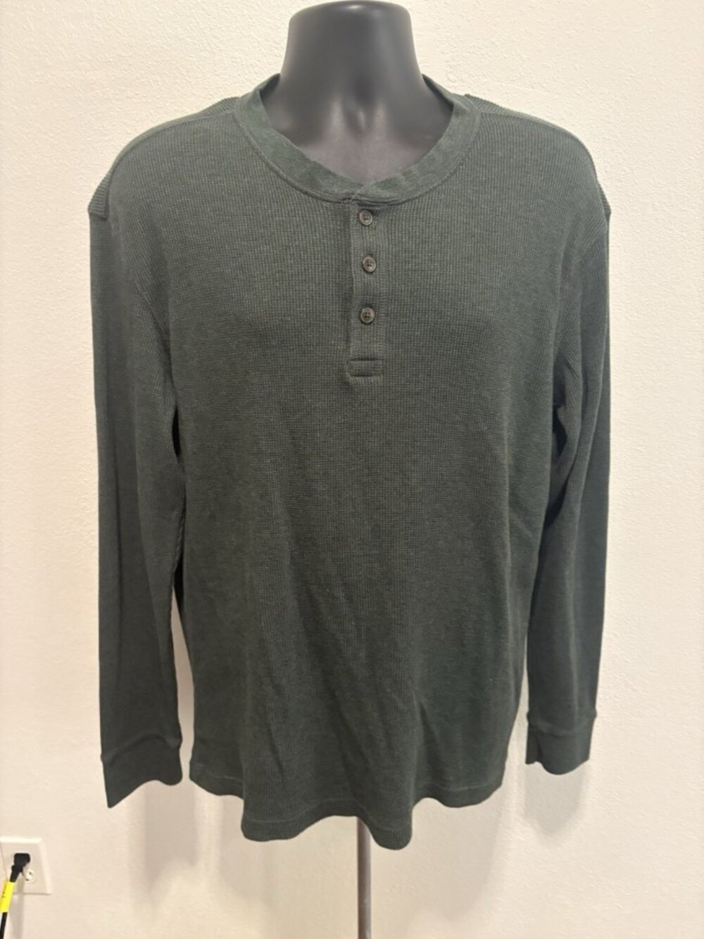 St Johns Bay Mens XL Pullover  Henley Top Shirt Long Sleeve Green